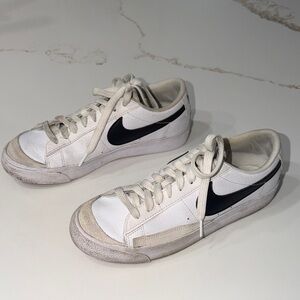 Nike Blazer Low 77 Vintage Sneakers in Black and White | 6Y